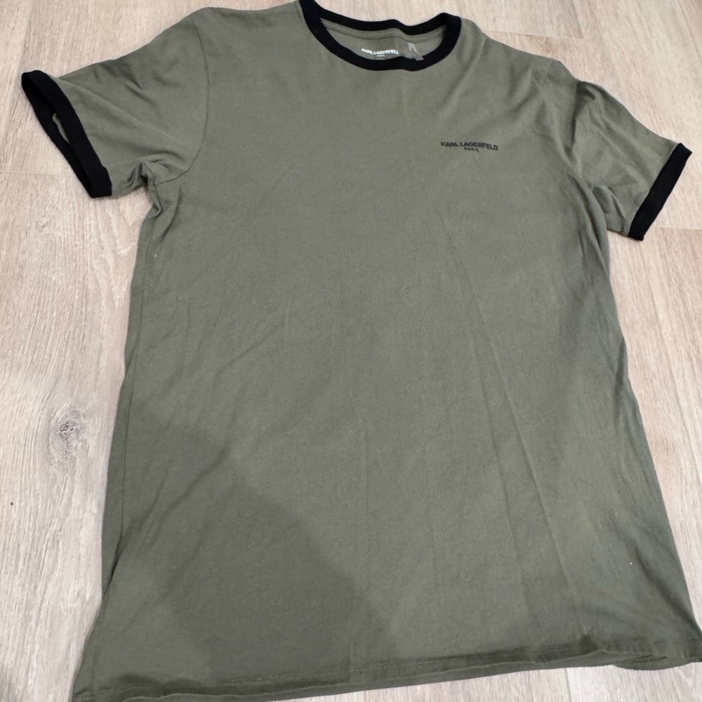 Men’s Karl Lagerfeld Ringer Tee. Size L.